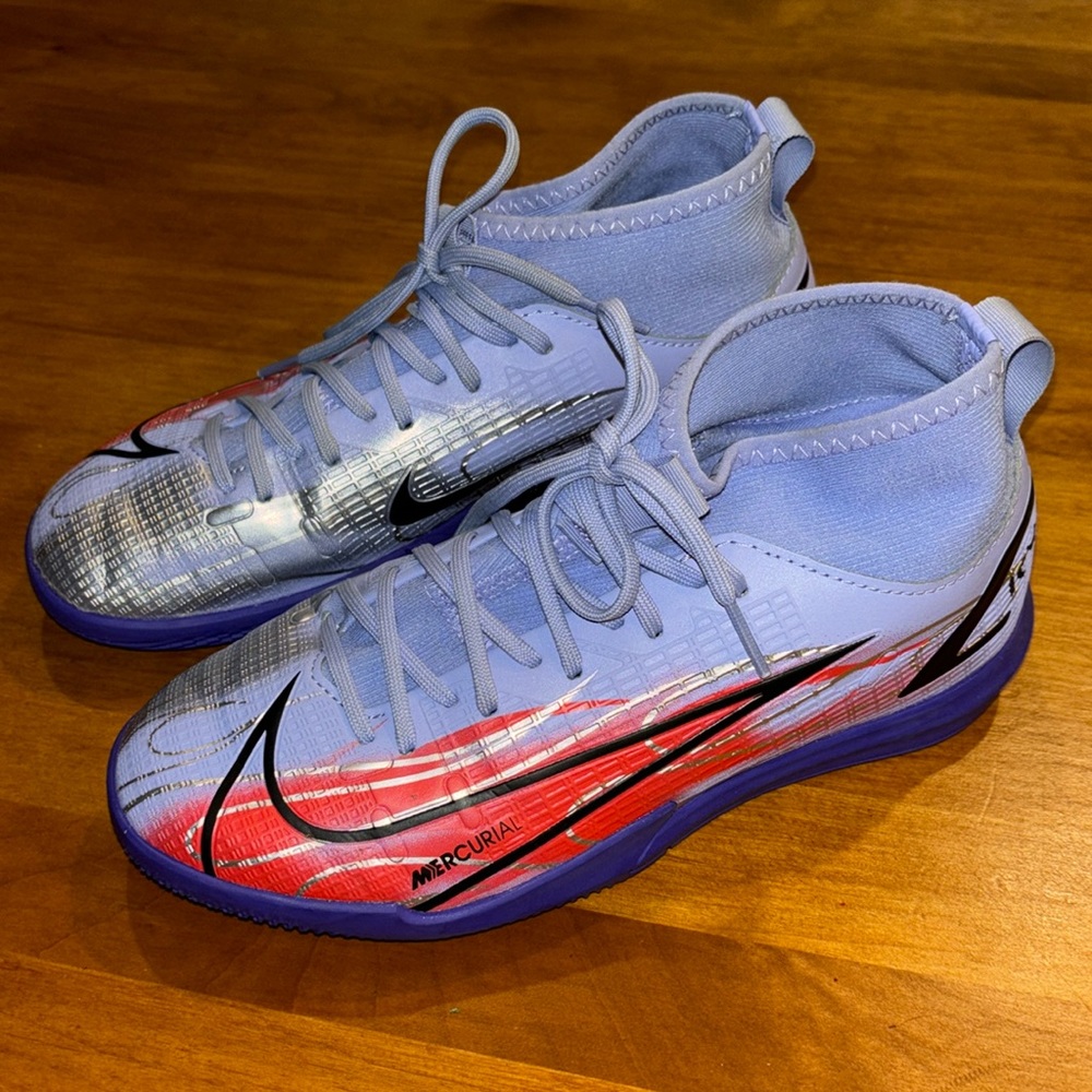 NIKE KM MERCURIAL Youth Indoor Soccer Shoes Futsal EUC Girls Youth Size 3 Purple